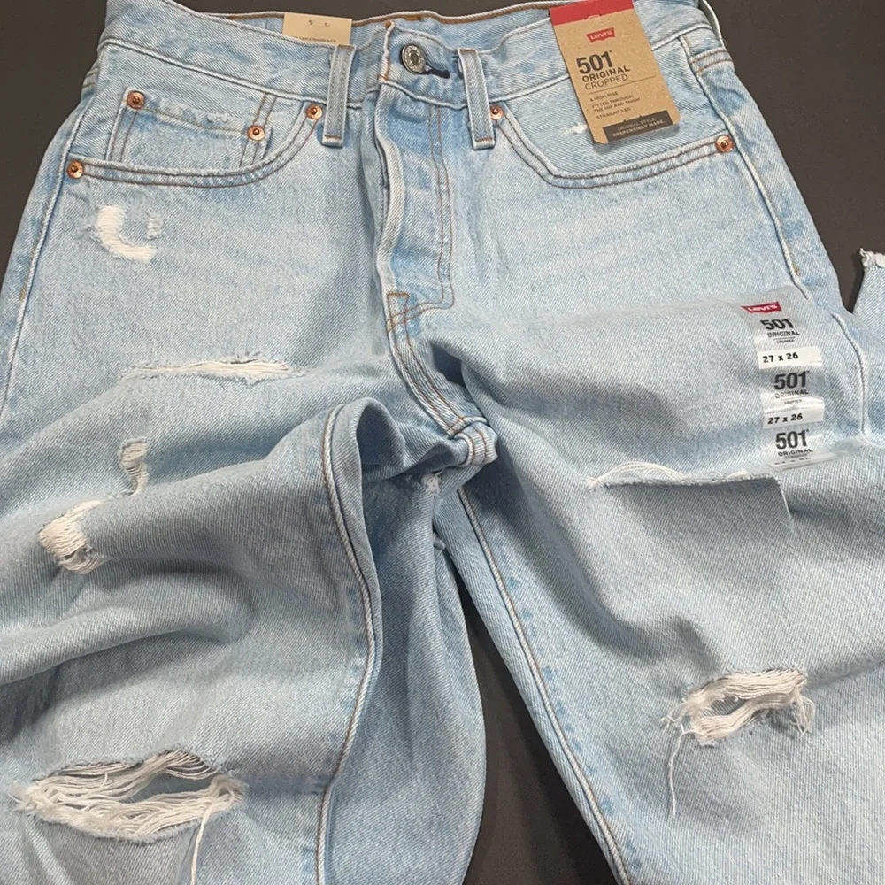 Levi’s 501 Cropped High Rise - Picture 5 of 11